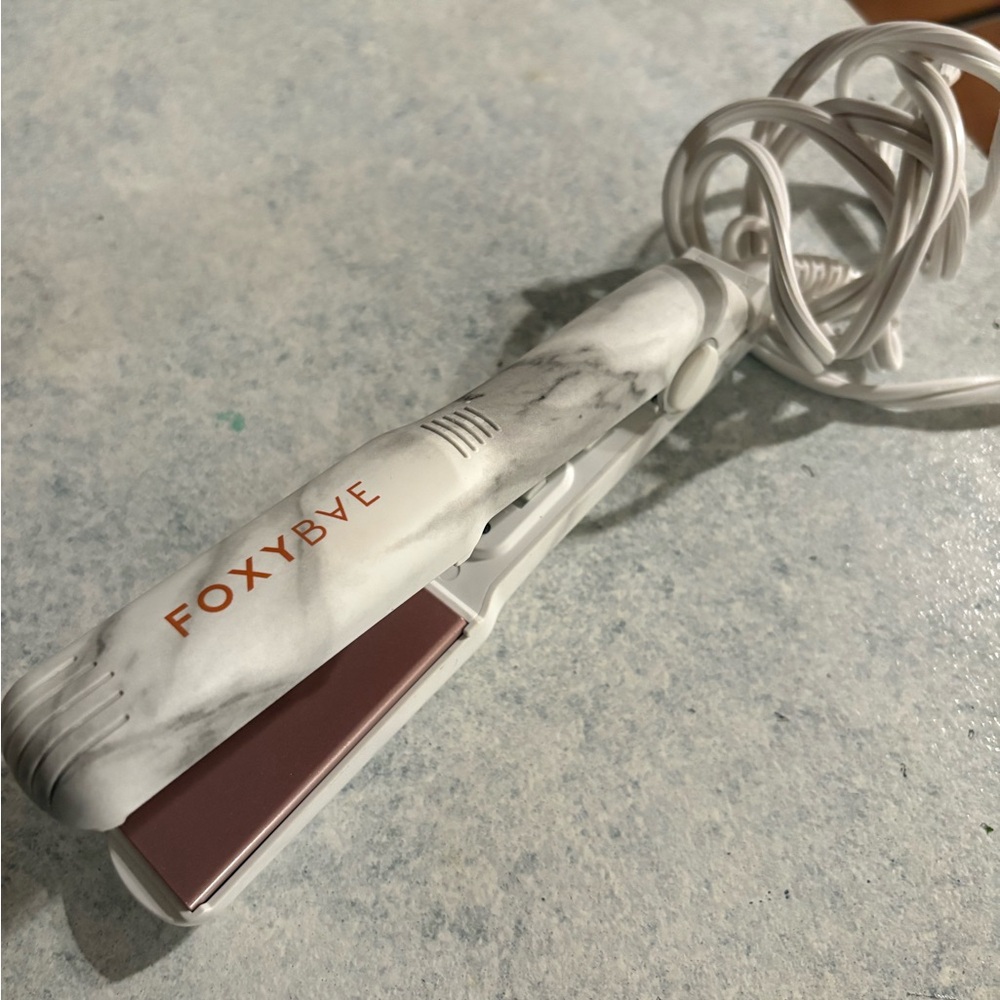 FoxyBae Marble Hair Straightener
